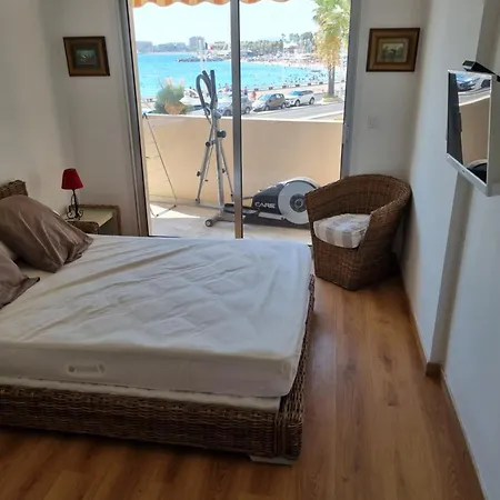 Appartement Les Pieds Dans L'eau Pour 6 Personnes à Saint-raphaël Saint-Raphaël