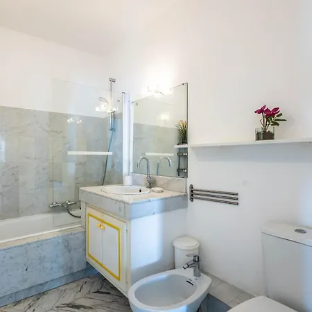 Les Pieds Dans L'eau Pour 6 Personnes à Saint-raphaël Appartement *