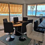 Apartment Les Pieds Dans L'eau Pour 6 Personnes A Saint-raphael *