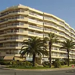 Les Pieds Dans L'eau Pour 6 Personnes A Saint-raphael
