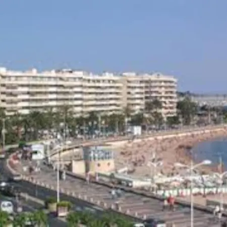 Les Pieds Dans L'eau Pour 6 Personnes A Saint-raphael Apartment Saint-Raphael (Var)