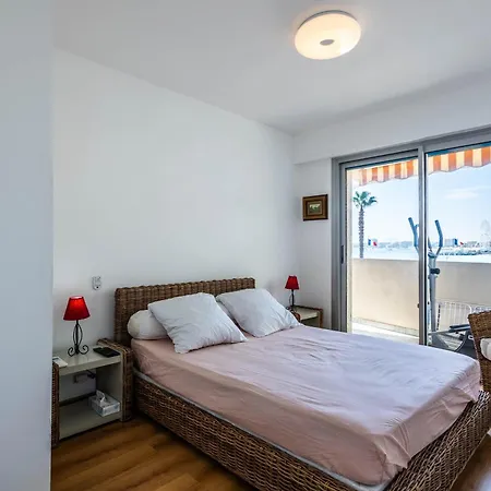 Les Pieds Dans L'eau Pour 6 Personnes A Saint-raphael Saint-Raphaël