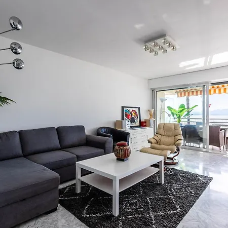 Les Pieds Dans L'eau Pour 6 Personnes A Saint-raphael Apartment