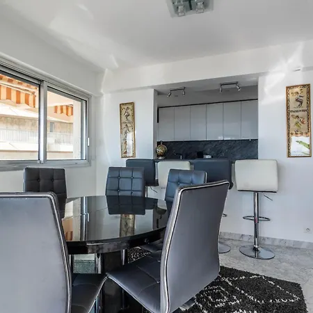 Les Pieds Dans L'eau Pour 6 Personnes A Saint-raphael Saint-Raphaël