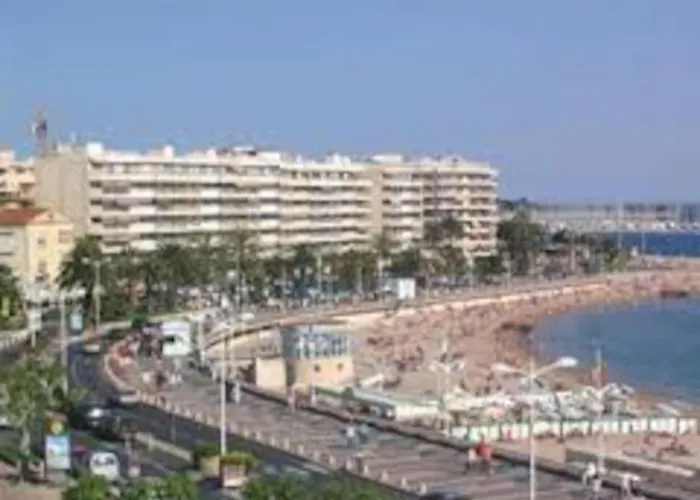 Les Pieds Dans L'eau Pour 6 Personnes A Saint-raphael Apartment Saint-Raphaël