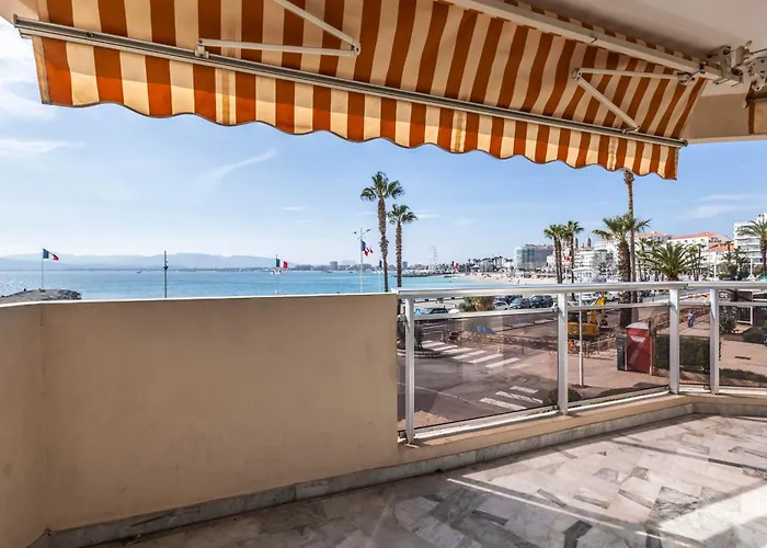 Les Pieds Dans L'eau Pour 6 Personnes A Saint-raphael Saint-Raphaël