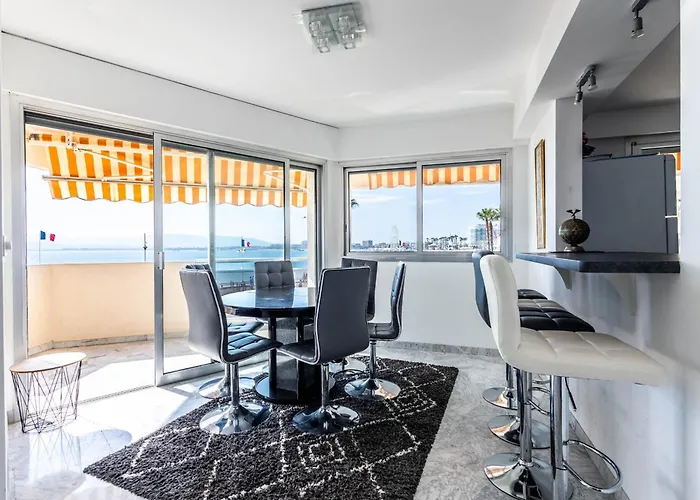 Les Pieds Dans L'eau Pour 6 Personnes A Saint-raphael Apartment *