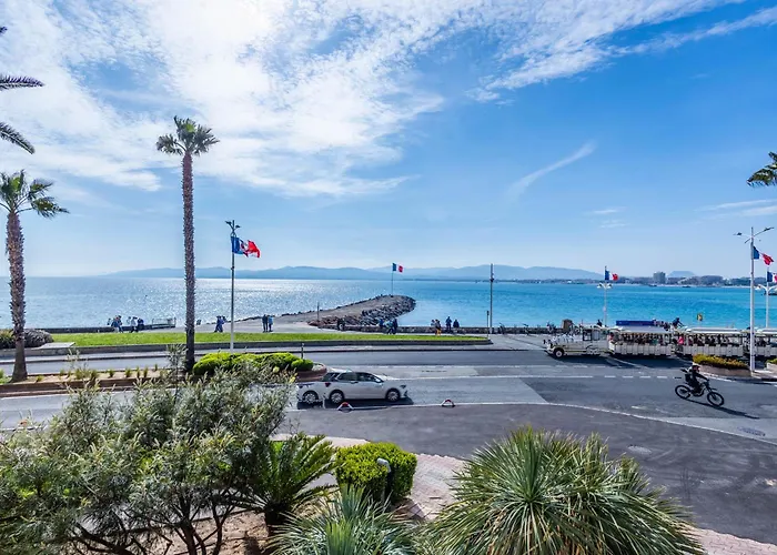Les Pieds Dans L'eau Pour 6 Personnes A Saint-raphael *