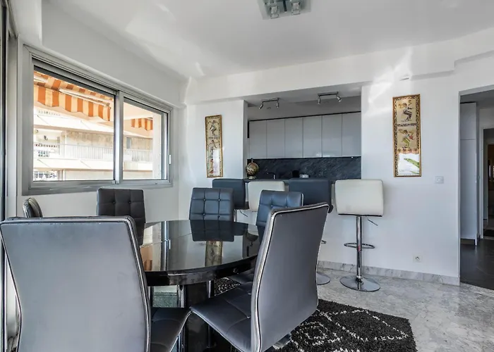 Les Pieds Dans L'eau Pour 6 Personnes A Saint-raphael Saint-Raphaël